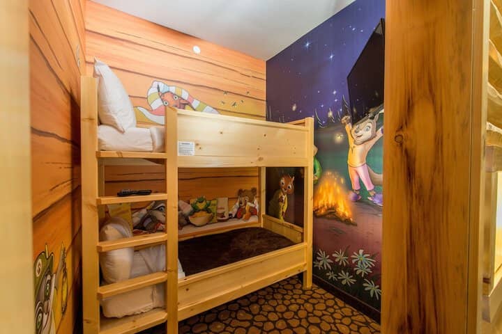 Room 9 of 41