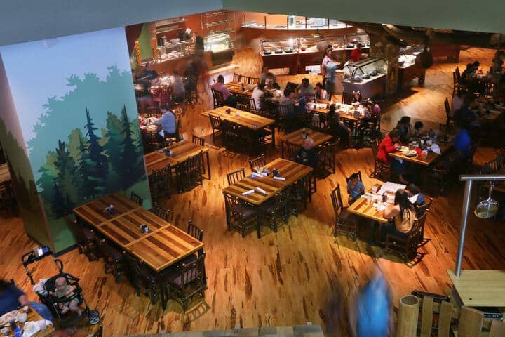Dining 40 of 41